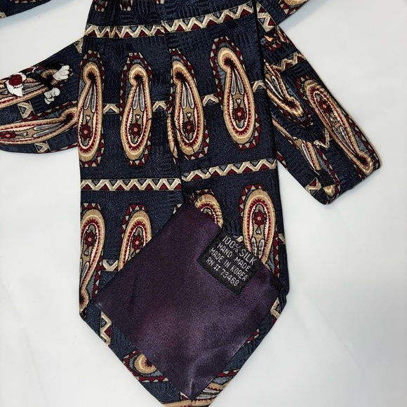 2/$35 Looney Tunes Mania Wiley Coyote Elmer Fudd with Rifle Vintage Silk Tie - Picture 7 of 8